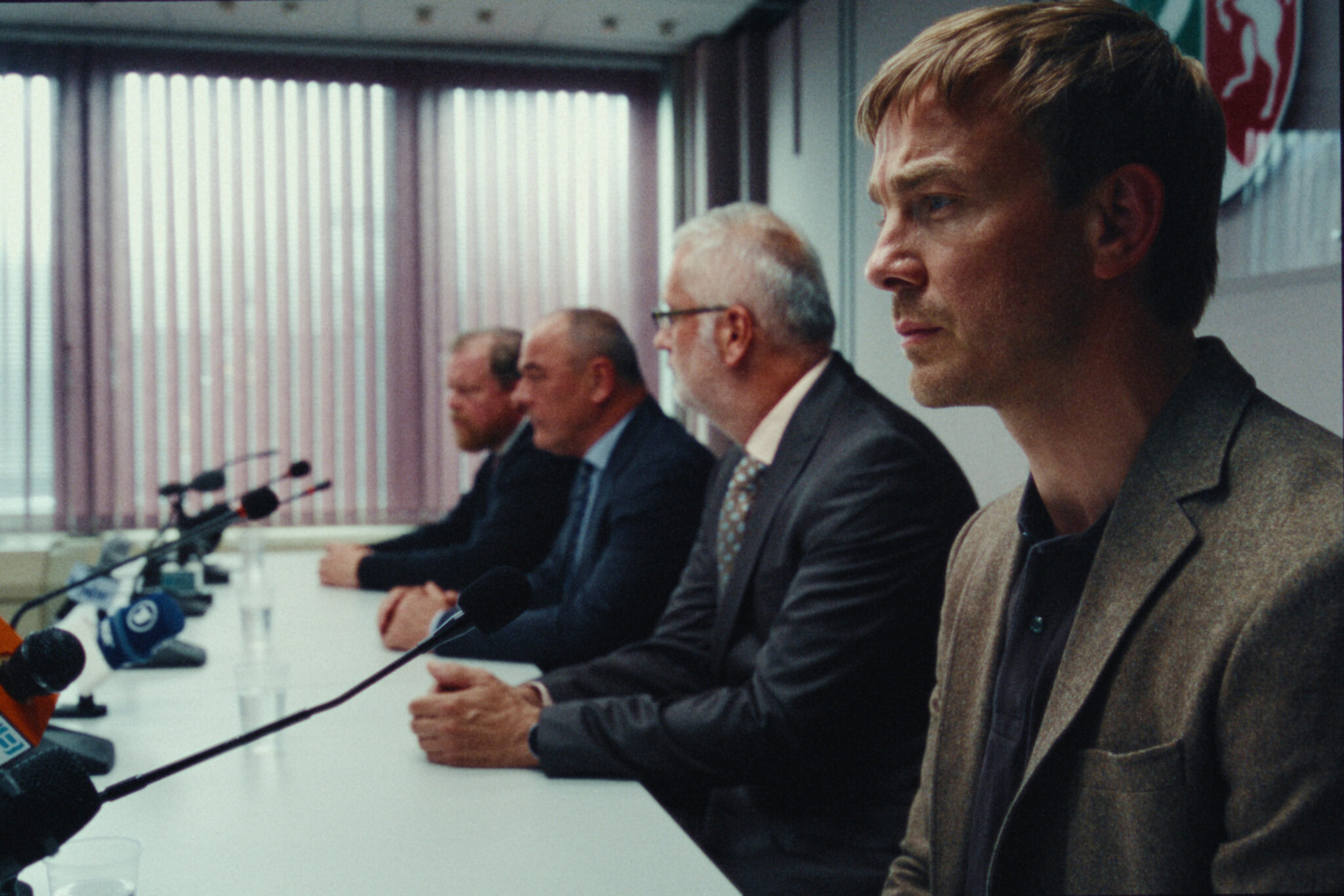 Scene from "Blindpsot Berlin", Albrecht Schuch as "Frank Laudin" in the LKA press room